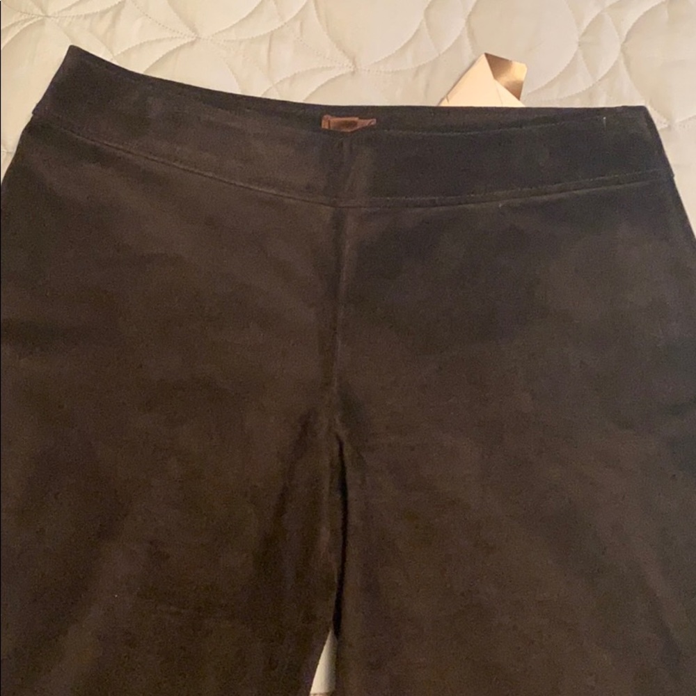 NWT Danier Leather Flat Front Pants Size 6 - Picture 9 of 9